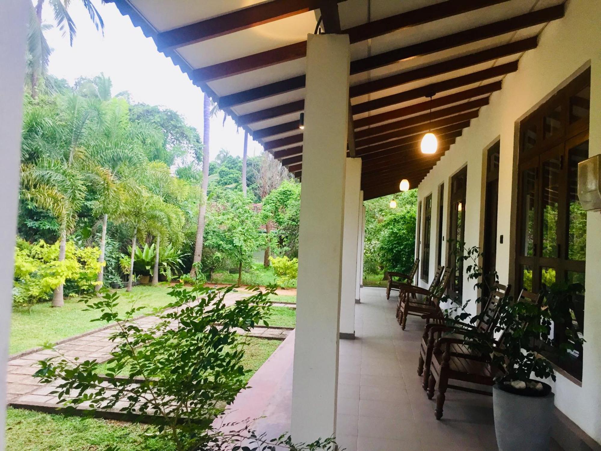 Swan Lake Habarana Exterior photo